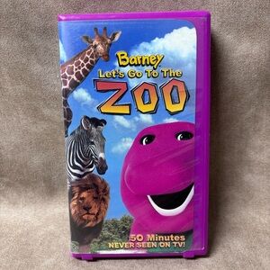 Vintage Barney Lets Go to the Zoo (VHS Tape 2001) Purple Clamshell